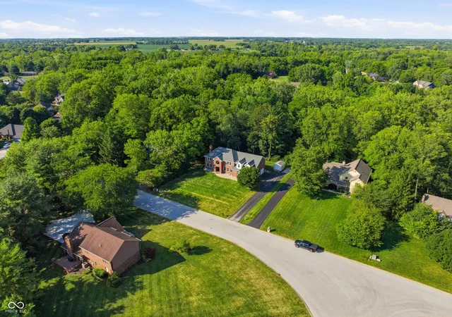 2nd image of 5566 Creekwood Dr, Pittsboro, IN 46167 | MLS# 22117787
