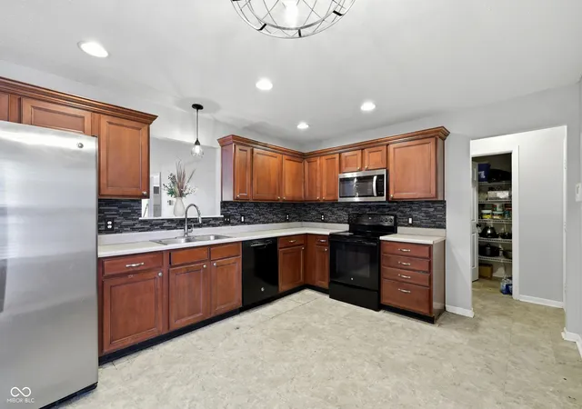 Photo 3 of Sale Pending at 10182 Morning Light Dr, Avon, IN 46123 | MLS# 22117789 | Listing updated on 2026-09-22