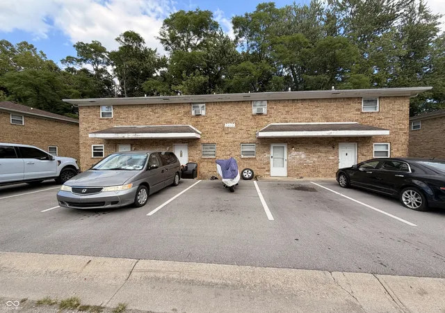 1st image of 1013 Valley View Dr, Plainfield, IN 46168 | MLS# 22117792