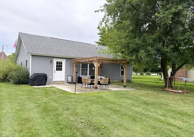2nd image of 61 Sw Wrenn Pkwy, Greensburg, IN 47240 | MLS# 22117793