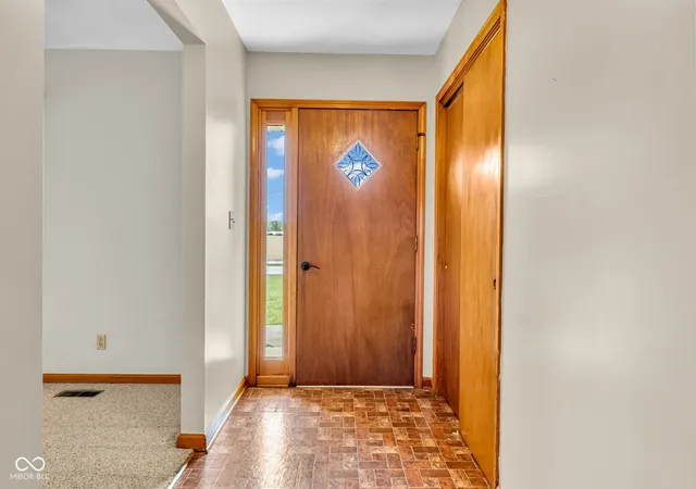Photo 3 of Single family home for sale at 4881 E US Hwy 40, Greencastle, IN 46135 | MLS# 22117799 | Listing updated on 2026-09-16
