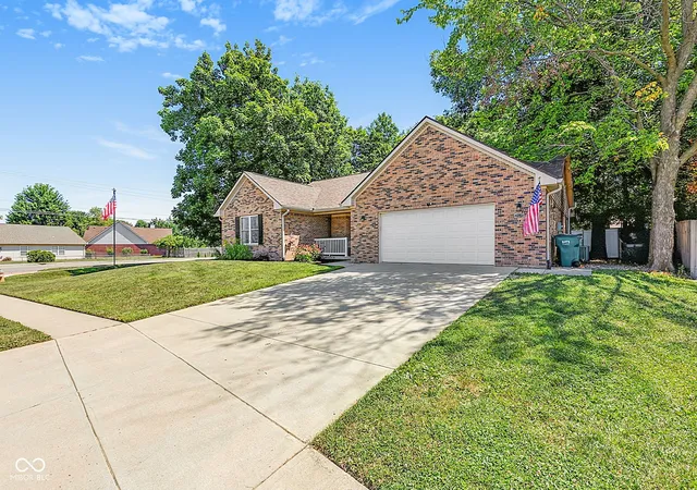 2nd image of 2435 Shorewood Dr, Lebanon, IN 46052 | MLS# 22117809