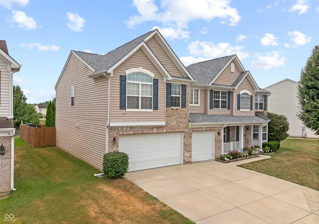 2nd image of 3650 Pickwick Cir, Plainfield, IN 46168 | MLS# 22117816