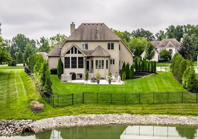 2nd image of 2422 Winfield Dr, Carmel, IN 46032 | MLS# 22117822
