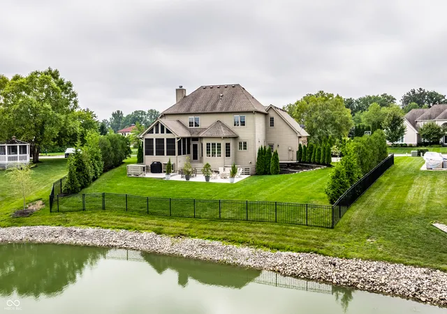3rd image of 2422 Winfield Dr, Carmel, IN 46032 | MLS# 22117822