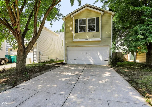 2nd image of 2352 Collins Wy, Greenfield, IN 46140 | MLS# 22117835