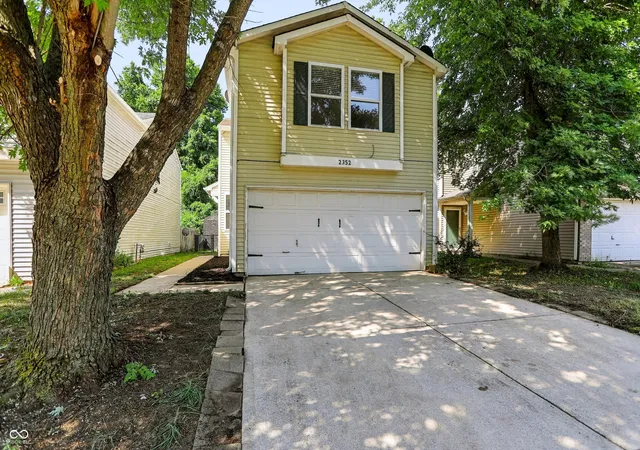 Photo 3 of Sale Pending at 2352 Collins Way, Greenfield, IN 46140 | MLS# 22117835 | Listing updated on 2026-09-28