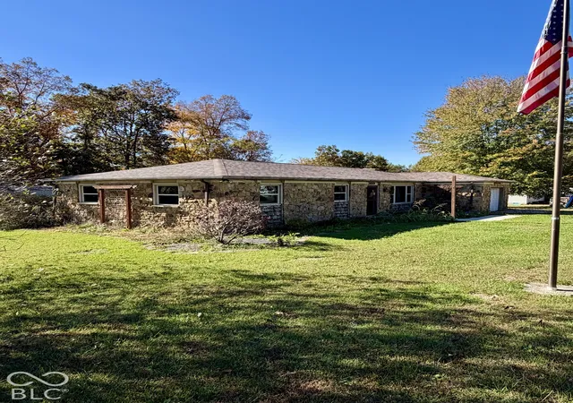 Photo 2 of Single family home for sale at 5819 Old Morgantown Rd, Martinsville, IN 46151 | MLS# 22117836 | Listing updated on 2026-10-26