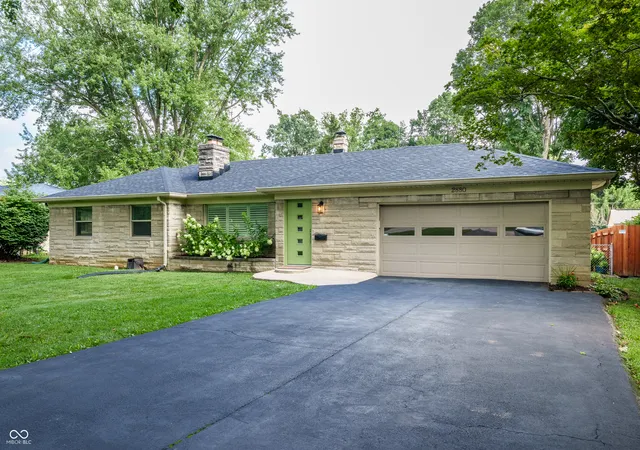 Photo 3 of Sale Pending at 2880 Kessler Blvd E Dr, Indianapolis, IN 46220 | MLS# 22117841 | Listing updated on 2026-10-09