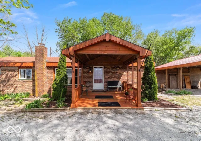 Photo 2 of Single family home for sale at 1591 S Graveyard Rd, Paragon, IN 46166 | MLS# 22117852 | Listing updated on 2026-09-12