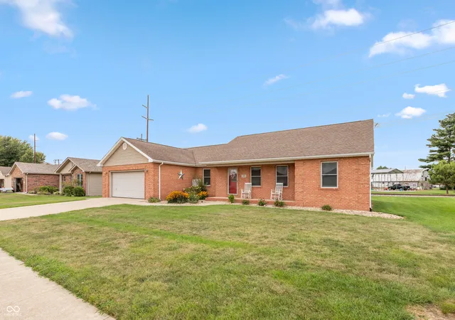 Photo 2 of Single family home for sale at 108 Stevens Dr, Seymour, IN 47274 | MLS# 22117853 | Listing updated on 2026-09-01
