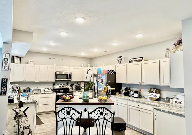 2nd image of 1424 Wigwam Ln, Martinsville, IN 46151 | MLS# 22117854