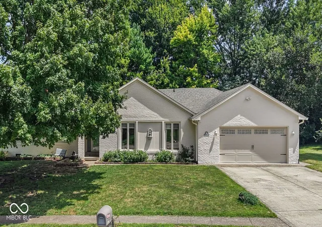 1st image of 609 La Reforma Dr, Greenwood, IN 46143 | MLS# 22117855