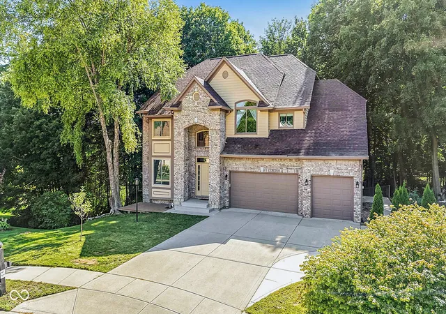 2nd image of 9627 Claymount Ln, Fishers, IN 46037 | MLS# 22117856