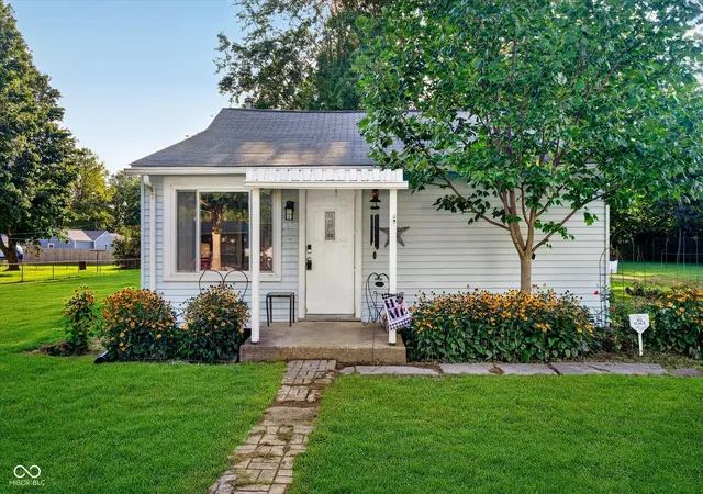 1st image of 850 Washington Ave, Cicero, IN 46034 | MLS# 22117879