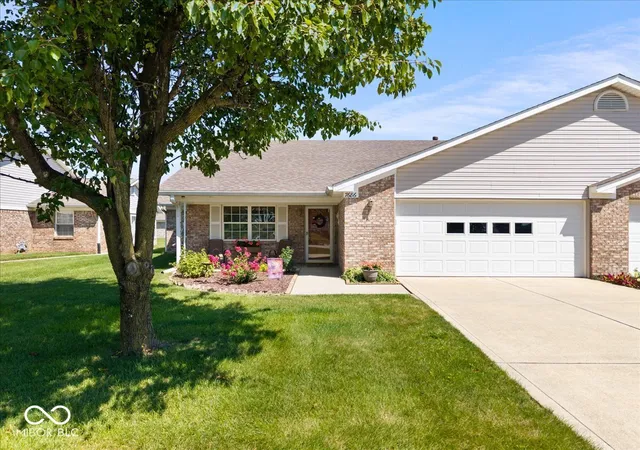 Photo 2 of Sale Pending at 7686 Sea Crst Way S, Noblesville, IN 46062 | MLS# 22117889 | Listing updated on 2026-08-25