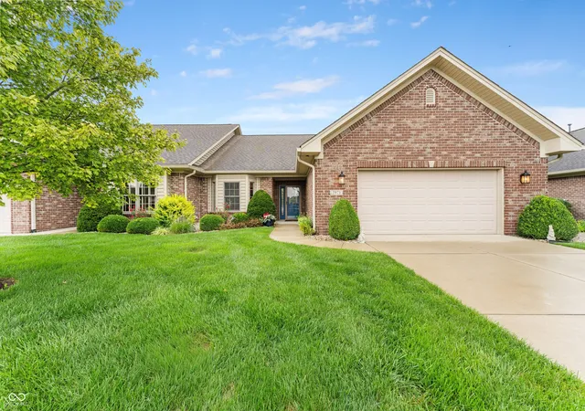 1st image of 3971 Melbourne Dr, Columbus, IN 47203 | MLS# 22117891
