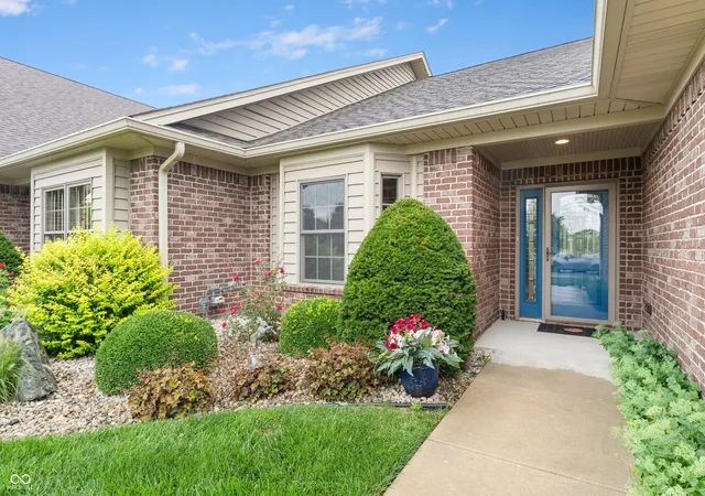 3rd image of 3971 Melbourne Dr, Columbus, IN 47203 | MLS# 22117891