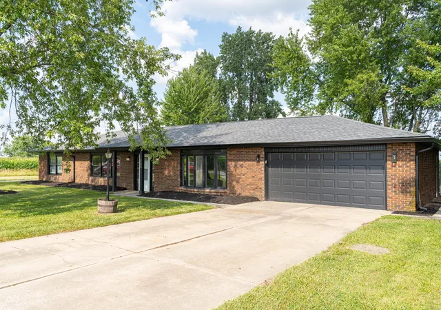 1st image of 9290 S County Road 200 W, Muncie, IN 47302 | MLS# 22117901