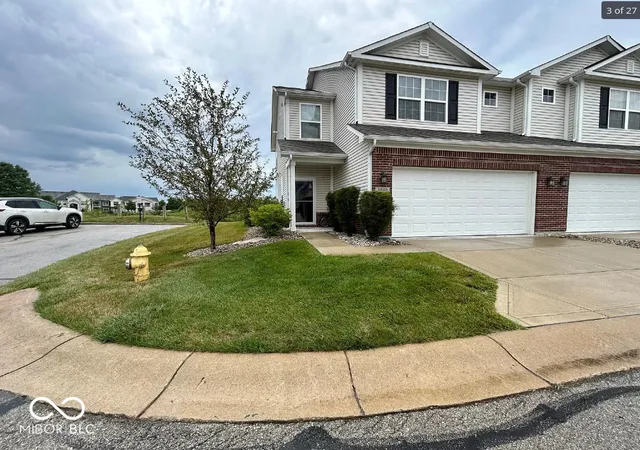 Photo 3 of Townhouse for sale at 9628 Rolling Plain Dr, Noblesville, IN 46060 | MLS# 22117903 | Listing updated on 2026-08-24
