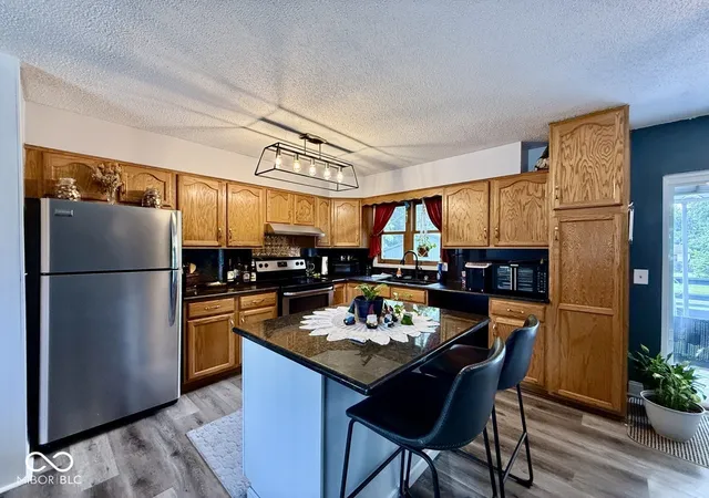 Photo 2 of Single family home for sale at 1564 W Sitting Bull Dr, Terre Haute, IN 47802 | MLS# 22117913 | Listing updated on 2026-08-14