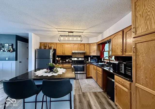 Photo 3 of Single family home for sale at 1564 W Sitting Bull Dr, Terre Haute, IN 47802 | MLS# 22117913 | Listing updated on 2026-09-24
