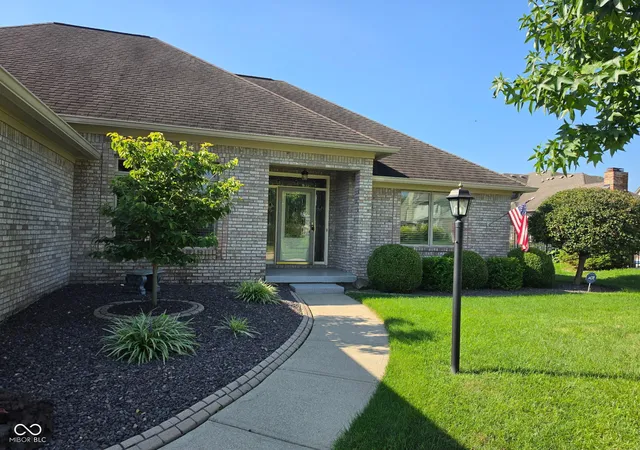 2nd image of 1655 Danaher St, Indianapolis, IN 46217 | MLS# 22117917