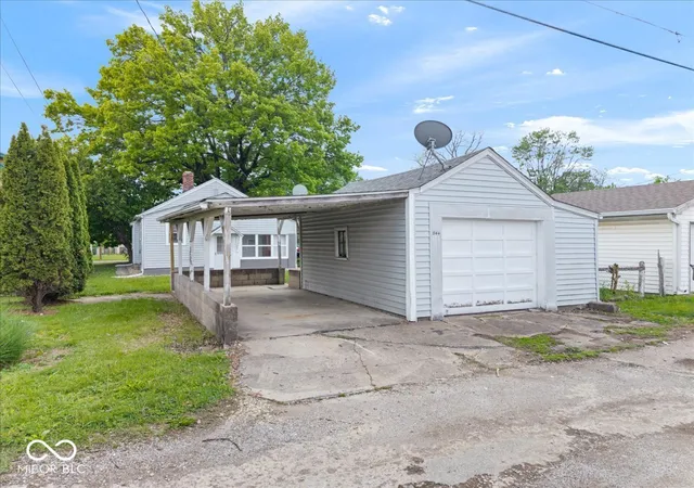 33rd image of 844 E Berwyn St, Indianapolis, IN 46203 | MLS# 22117929