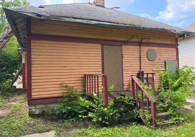 Photo 2 of Single family home for sale at 511 N Gray St, Indianapolis, IN 46201 | MLS# 22117943 | Listing updated on 2026-08-25