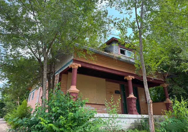 Photo 3 of Single family home for sale at 511 N Gray St, Indianapolis, IN 46201 | MLS# 22117943 | Listing updated on 2026-08-25