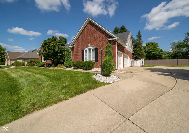 Photo 3 of Single family home for sale at 14479 Allison Dr, Carmel, IN 46033 | MLS# 22117945 | Listing updated on 2026-09-22