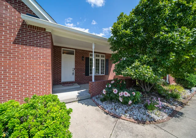Photo 3 of Single family home for sale at 14479 Allison Dr, Carmel, IN 46033 | MLS# 22117945 | Listing updated on 2026-09-22