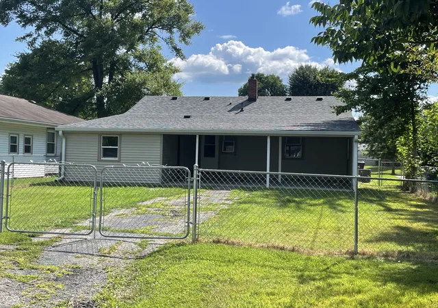 Photo 3 of Sale Pending at 454 S Elm St, North Vernon, IN 47265 | MLS# 22117948 | Listing updated on 2026-08-05