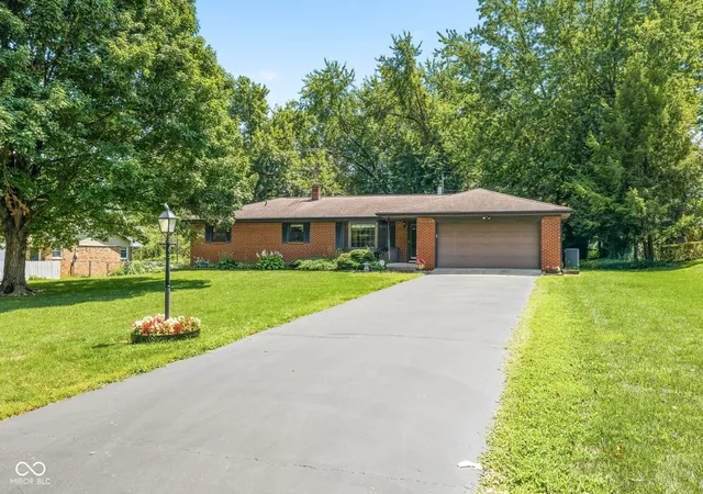 2nd image of 223 Bangor Dr, Indianapolis, IN 46227 | MLS# 22117950