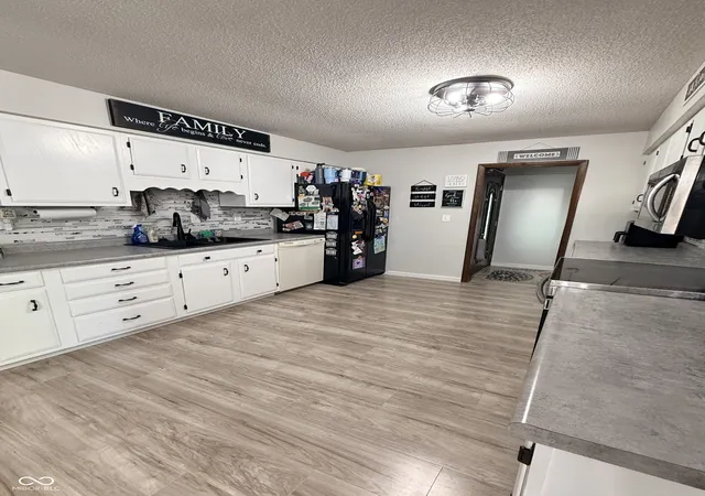 Photo 4 of Single family home for sale at 308 Delwood Dr, Covington, IN 47932 | MLS# 22117960 | Listing updated on 2026-09-03