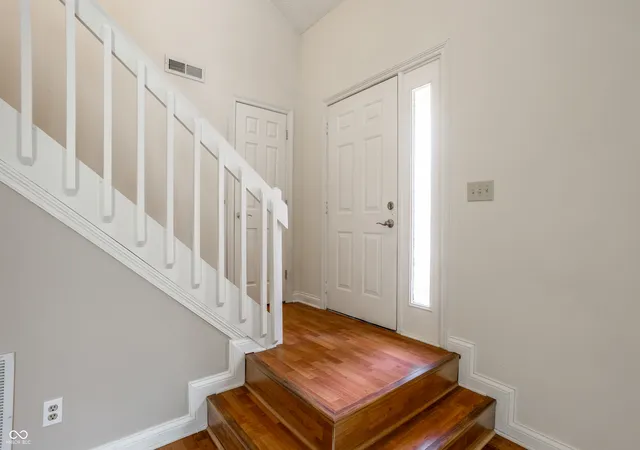 3rd image of 2533 Chaseway Ct, Indianapolis, IN 46268 | MLS# 22117970