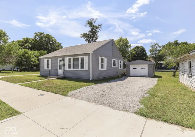 2nd image of 420 S Main St, Franklin, IN 46131 | MLS# 22117975