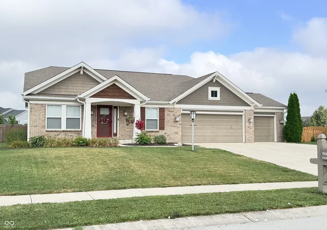 Photo 1 of Single family home for sale at 960 Miller Ct, Greenfield, IN 46140 | MLS# 22117982 | Listing updated on 2026-09-16