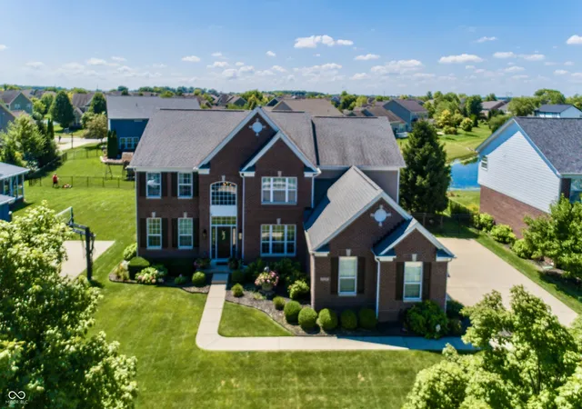 2nd image of 15375 Ackerley Dr, Fishers, IN 46040 | MLS# 22117987