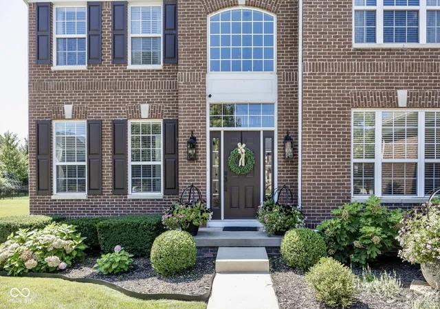 Photo 3 of Single family home for sale at 15375 Ackerley Dr, Fishers, IN 46040 | MLS# 22117987 | Listing updated on 2026-09-13