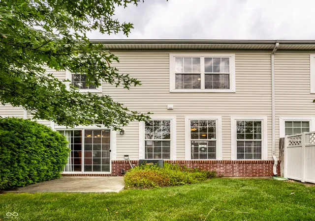 32nd image of 10911 Perry Pear Dr, Zionsville, IN 46077 | MLS# 22117989