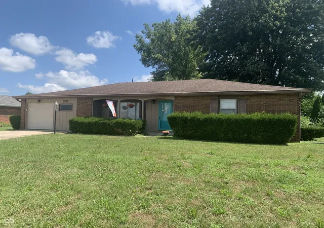 1st image of 3311 Taylor Rd, Columbus, IN 47203 | MLS# 22117994