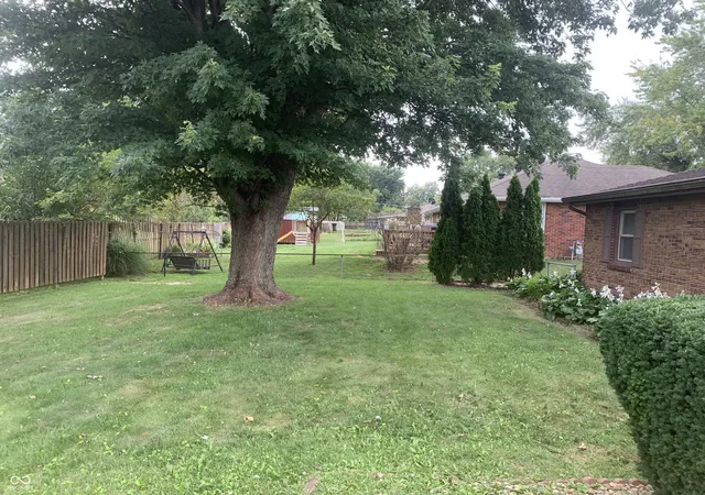35th image of 3311 Taylor Rd, Columbus, IN 47203 | MLS# 22117994