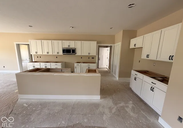 Photo 3 of Single family home for sale at 16 Pine Hills Ct, Crawfordsville, IN 47933 | MLS# 22117996 | Listing updated on 2026-10-01