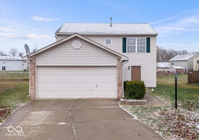 2nd image of 4229 Trace Wood Dr, Indianapolis, IN 46254 | MLS# 22118011