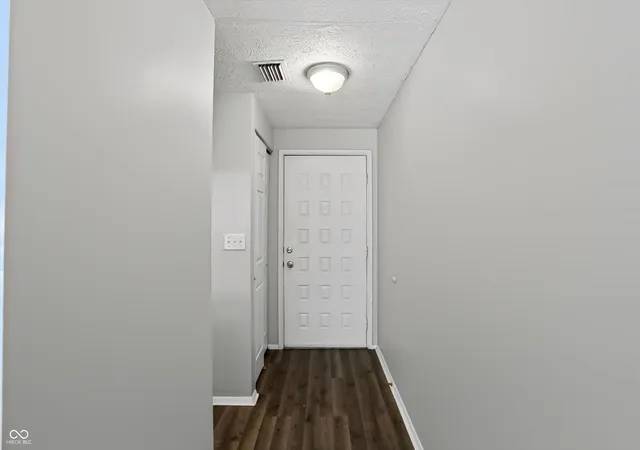 Photo 3 of Single family home for sale at 916 Waring Dr E, Indianapolis, IN 46229 | MLS# 22118021 | Listing updated on 2026-09-04