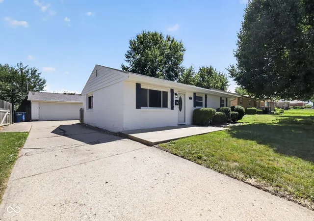 Photo 2 of Sale Pending at 222 Grovewood Dr, Beech Grove, IN 46107 | MLS# 22118023 | Listing updated on 2026-09-04
