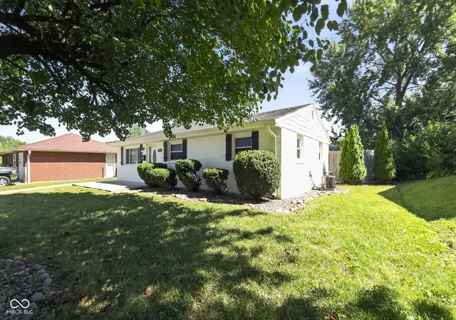 Photo 3 of Sale Pending at 222 Grovewood Dr, Beech Grove, IN 46107 | MLS# 22118023 | Listing updated on 2026-09-04