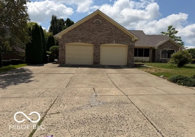 Photo 3 of Single family home for sale at 1019 Mount Vernon, Greenwood, IN 46142 | MLS# 22118025 | Listing updated on 2026-08-13