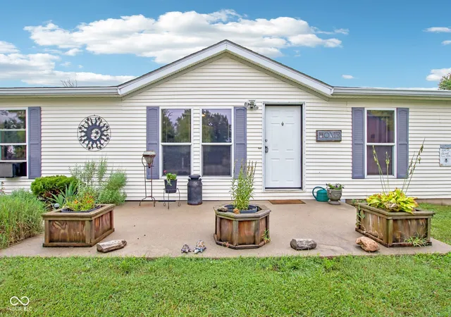 2nd image of 7635 Meadowview Ln, Martinsville, IN 46151 | MLS# 22118027